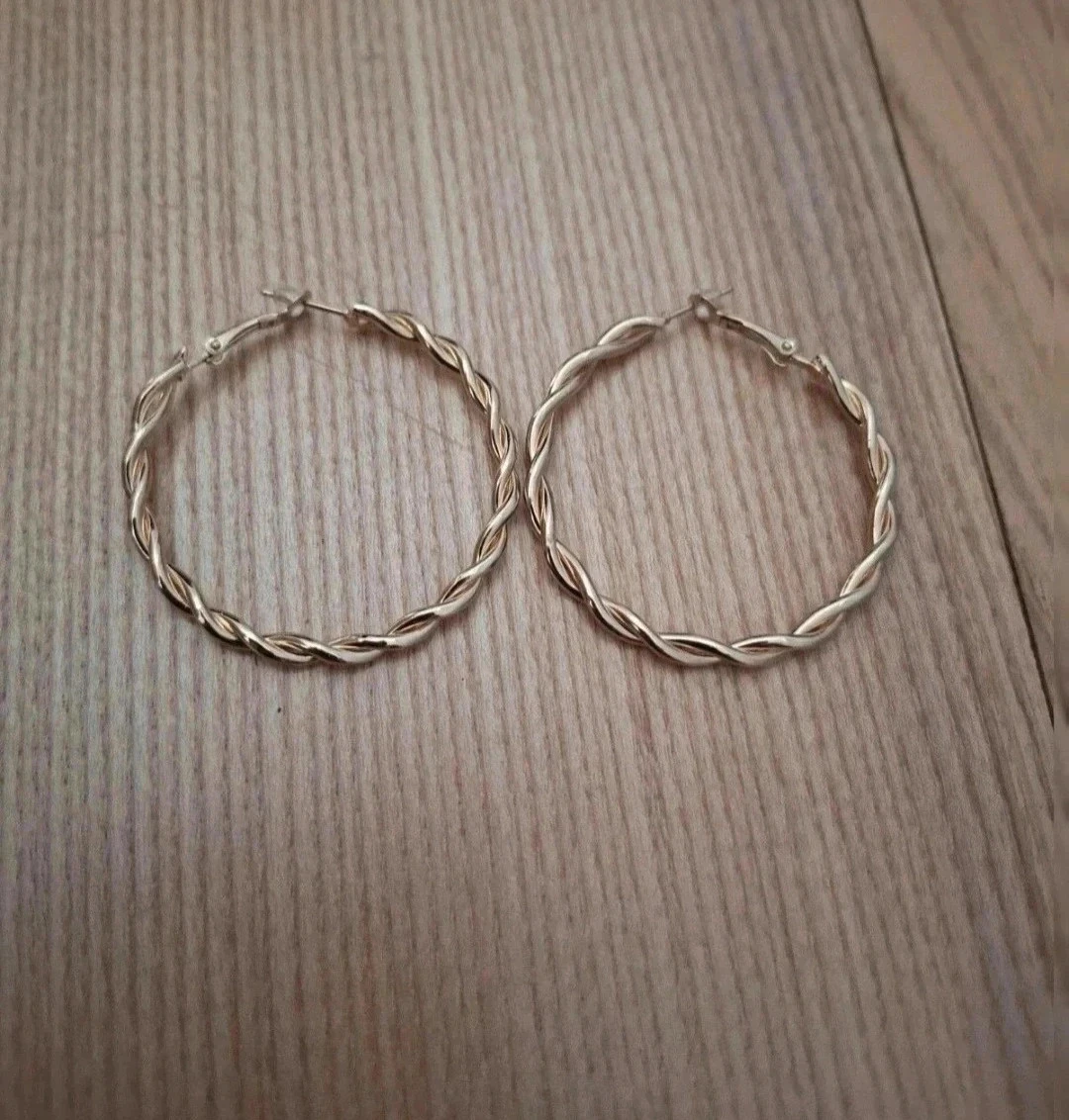 <item 2> – photo 3